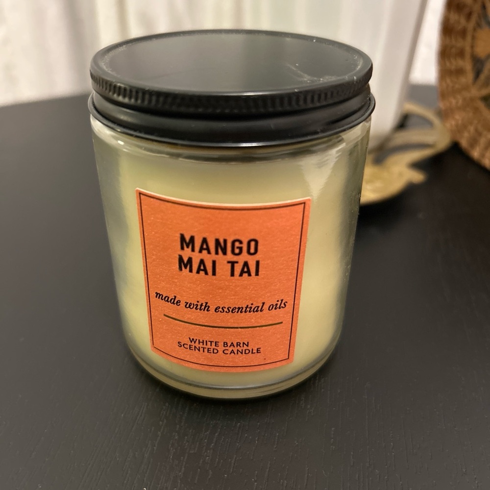 White Barn Mango Mai Tai Candle - Orange Label